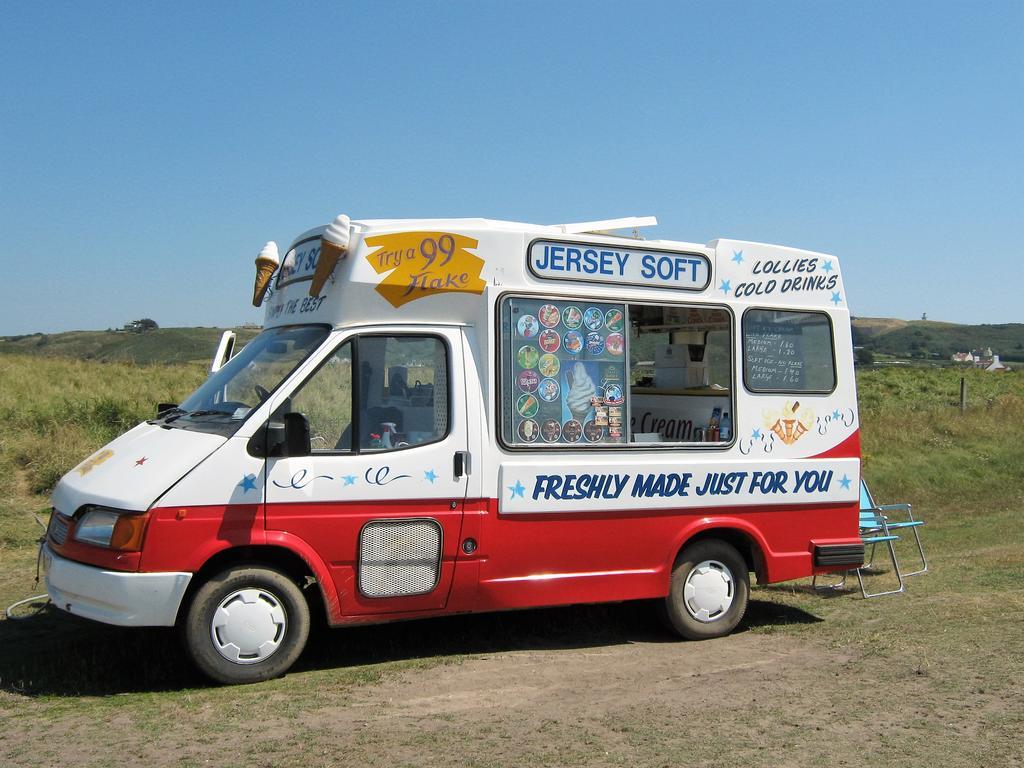 Discovery Bay St Ouen's Exterior photo