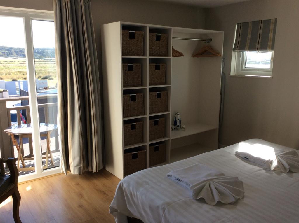 Discovery Bay St Ouen's Exterior photo